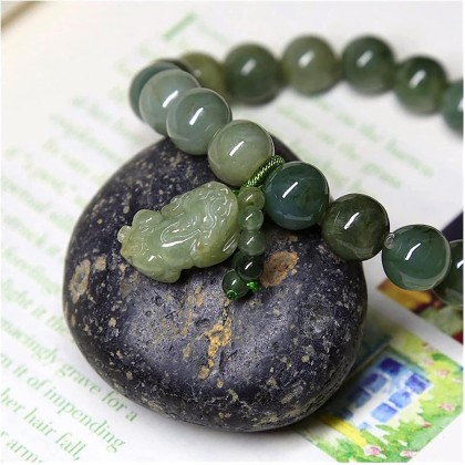 Buddhist Prayer Bead Bracelet,Buddha Meditation Beads Bangle,jewelry 10mm Jadeite Bracelet Oil green Pixiu Men and Women Charm Bracelets Beads Accessories Birthday Gift Green Bracelets (Color : Green)